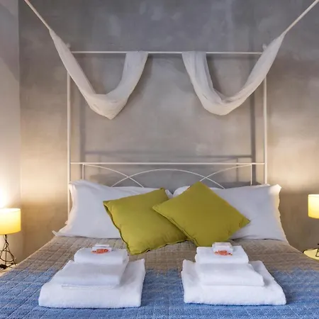 Apartment Near Trevi Fountain-2